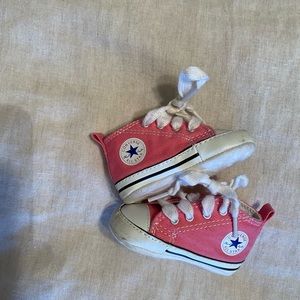 Converse crib shoes
